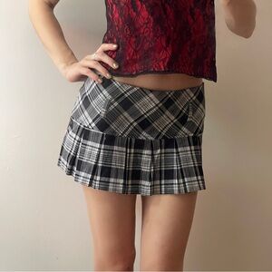 Plaid Pleated Drop Waist / Low Waist Micro Mini Skirt